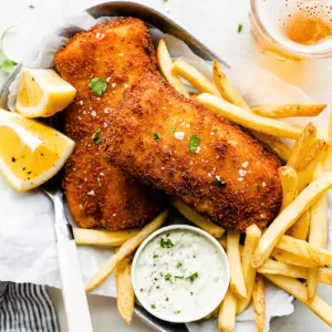 Crumbed Fried Fish with Tartar Sauce & French Fries